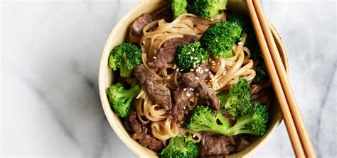 Chinese Beef and Broccoli Rice Noodles | Annie Chun's