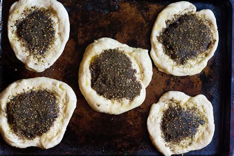 Manakish Zaatar - Middle Eastern Zaatar Bread • Unicorns in the Kitchen