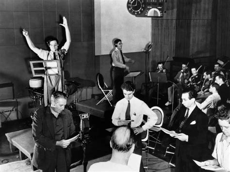 The Infamous "War of the Worlds" Radio Broadcast Was a Magnificent ...