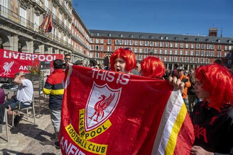 Liverpool fans praised by Madrid press for behaviour on away day ...