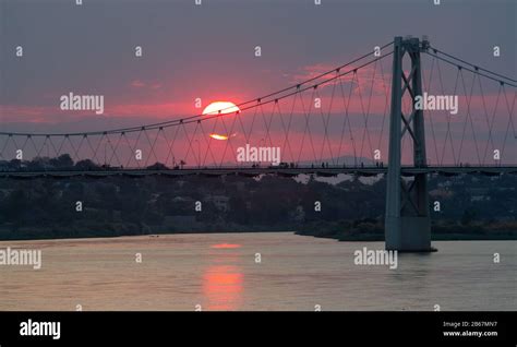 Samora Machel Bridge, Tete, Mozambique Stock Photo - Alamy