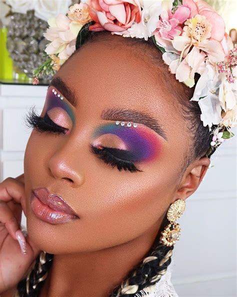 💥 CARNIVAL 🎉💃🏽🎊💗 . ••• If I was going to carnival, this would be my makeup look 💥💥 Anyways, if ...