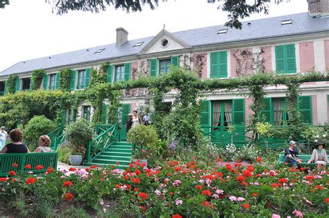 Visitez Giverny, ce charmant village français rendu célèbre par l’illustre peintre Claude Monet