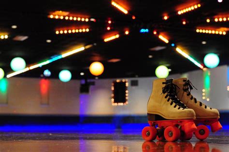 Roller Skating Rink Near me| Indoor Roller Skating for adults & kids in ...