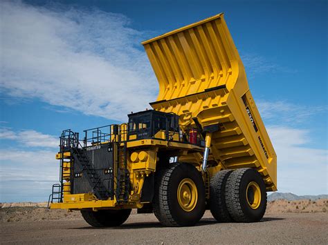 Komatsu launches 230 t 830E-5 haul truck in Australia - International ...