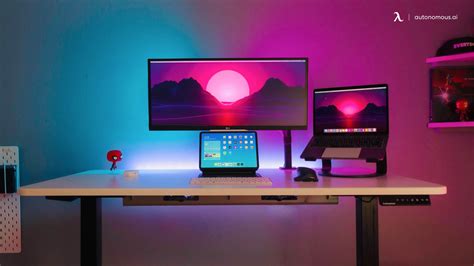 21 Multi-monitor Computer Desk Setup Ideas for Tech Lovers | Computer ...