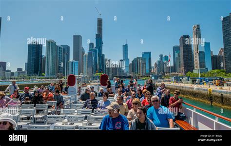 Sightseeing Cruise on Chicago River - CHICAGO, USA - JUNE 12, 2019 ...