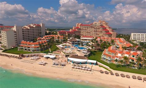 Wyndham Grand Cancun All-Inclusive Resorts and Villas: All-Inclusive Resort | Groupon Getaways