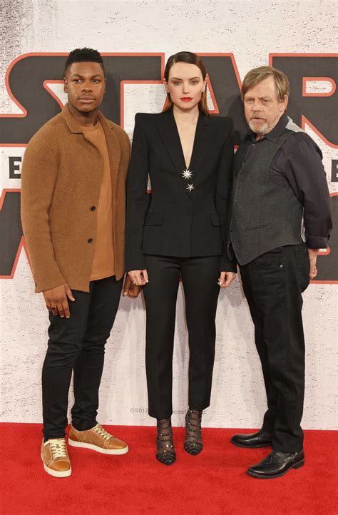 Daisy Ridley at the Star Wars: The Last Jedi Photocall in London 12/13 ...