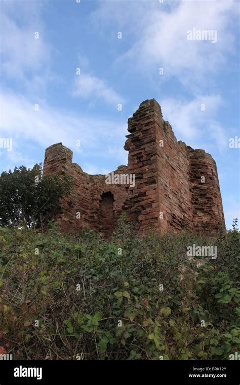 ruins of Macduff castle Fife Scotland September 2010 Stock Photo - Alamy