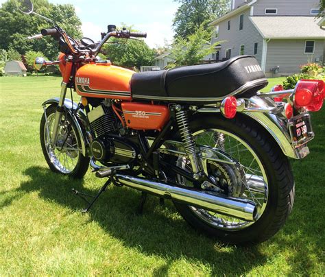 Restored Yamaha RD350 - 1976 Photographs at Classic Bikes Restored |Bikes Restored