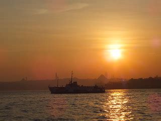 Bosphorus sunset | Pi István Tóth | Flickr