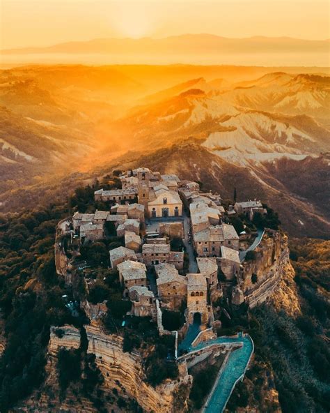 Civita di Bagnoregio, Lazio, Italy Beautiful World, Beautiful Places, Italy History, World ...