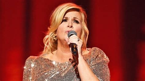 Trisha Yearwood Graces CMA Country Christmas With Two Performances You ...