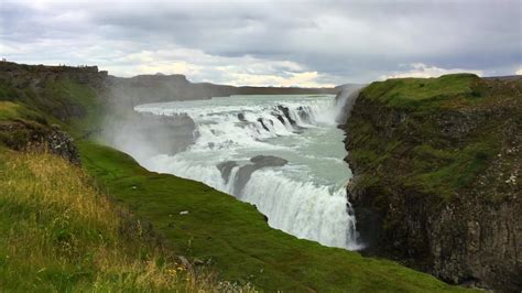 Huge Waterfalls in Iceland 4K 1615078 Stock Video at Vecteezy