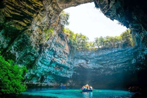 Paradise Cave - Phong Nha Cave (daily tour) - EHGTRAVEL