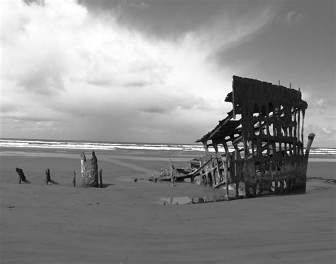 The Peter Iredale shipwreck black and white Photograph by Michelle Torres | Fine Art America