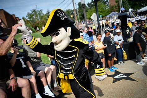 A look at Vanderbilt mascot Mr. Commodore