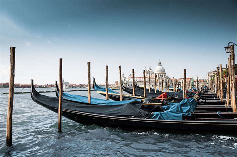Gondola Boats in Venice, Italy Free Stock Photo | picjumbo