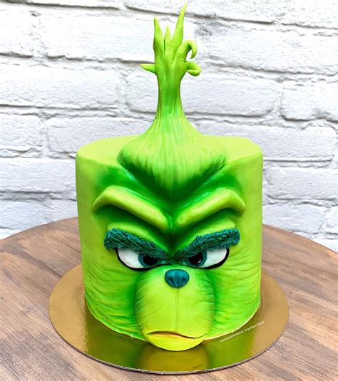 Grinch cake made by Themataartenbond, Angelique Bond | Grinch cake ...