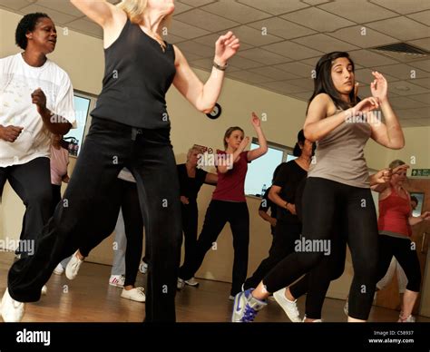 Zumba Dance Fitness Class Stock Photo - Alamy