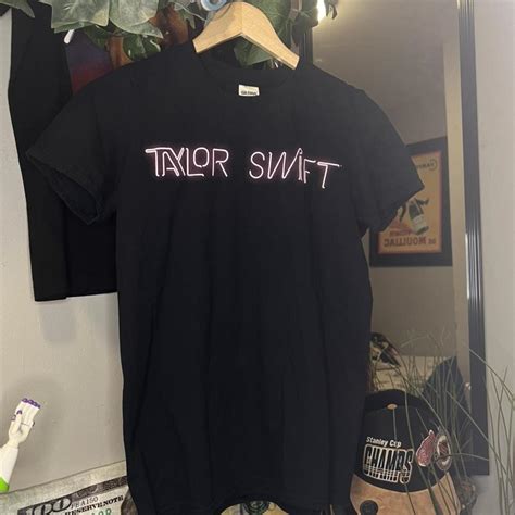 Taylor Swift 1989 World Tour T shirt! In great... - Depop