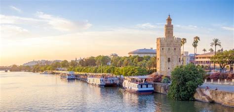 Visitar el río Guadalquivir en Sevilla. Pasear, cruceros y las mejores ...