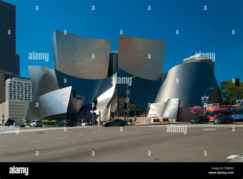 Walt disney concert hall tours hi-res stock photography and images - Alamy