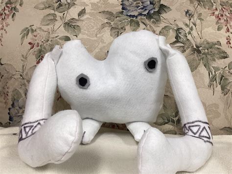 I made a Mamuta plushie! Any criticism or thoughts welcome. : r/Pikmin