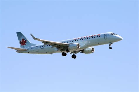 File:Air-Canada-Embraer-190-YVR.jpg - Wikipedia, the free encyclopedia