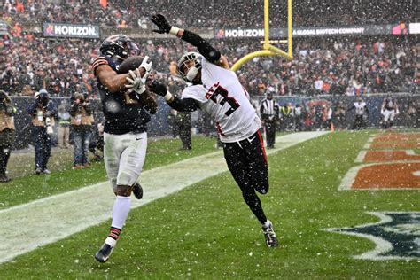 Falcons vs. Bears: Best photos from Week 17 game in Chicago