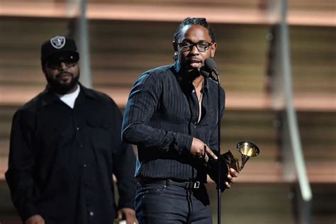 Kendrick Lamar Walks Away With Five Big Wins at 2016 Grammy Awards - XXL