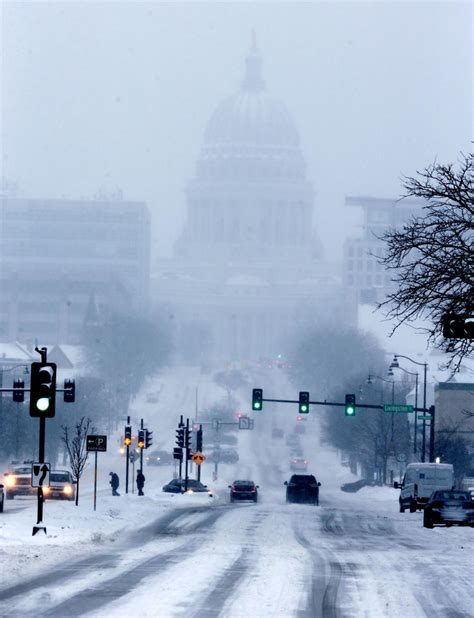 After lull, snowstorm to intensify across southern Wisconsin Wednesday morning. See how much ...