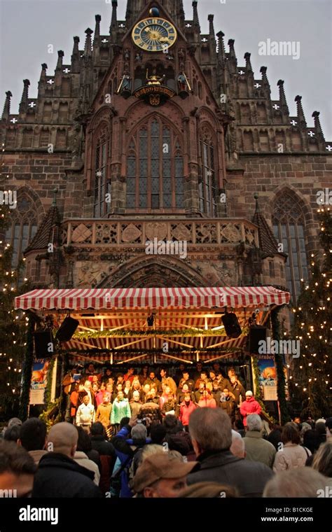 Nuremberg christmas market ornaments hi-res stock photography and ...