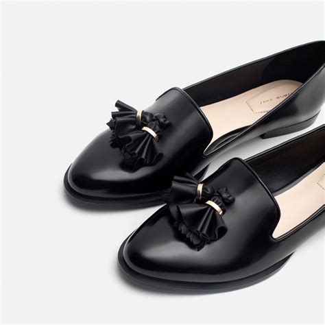 Zara Flat Shoes With Tassels in Black | Lyst