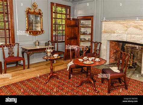 Peyton Randolph House interior room and furnishings in Colonial Stock Photo: 64871250 - Alamy