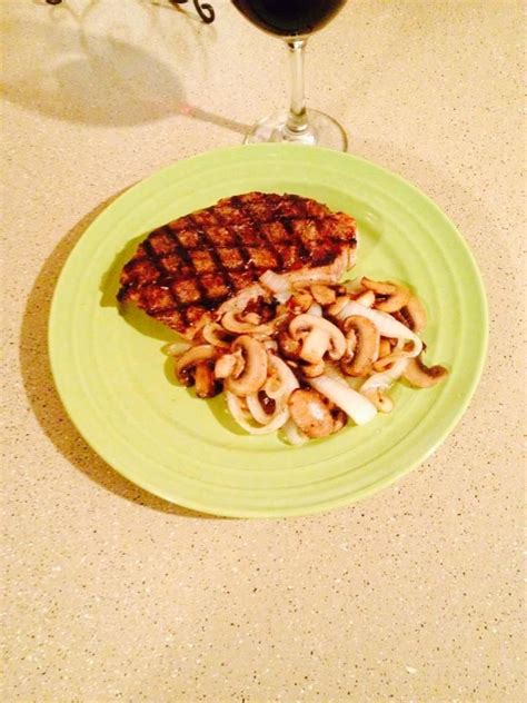 steak and mushrooms | Steak and mushrooms, Ethnic recipes, Food