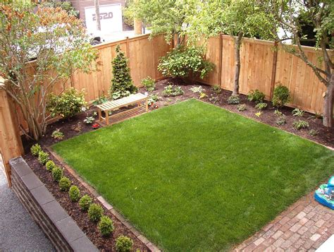 +18 Backyard Landscaping Ideas Along Fence 2023