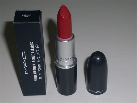 MAC Matte Lipstick - Russian Red (BNIB)