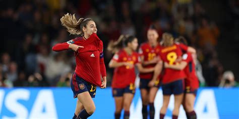 Spanish star Olga Carmona's goal celebration holds heartfelt dedication