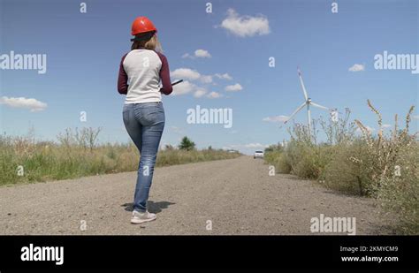 Engineer working in wind turbine Stock Videos & Footage - HD and 4K Video Clips - Alamy