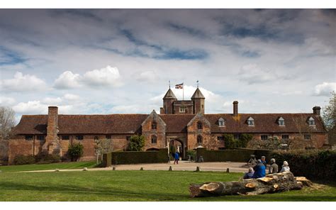 Sissinghurst Castle Info | Kent, England