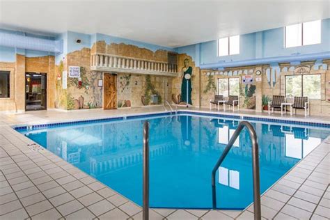 Hotels in Wisconsin Dells with Indoor Pool - Heated, Enclosed