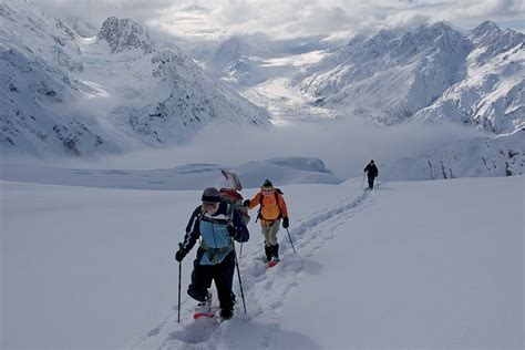 5 Best Backcountry Snowshoes | Reviews and Ratings of Great Snowshoes