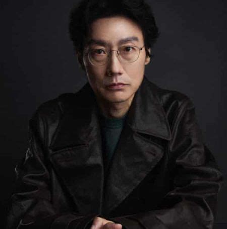 Who is Hwang Dong-hyuk's Wife? Learn About the 'Squid Game' Creator's ...