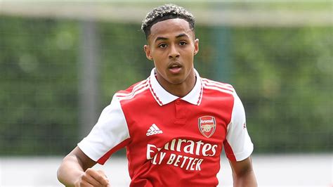 Omari Hutchinson leaves club | News | Arsenal.com