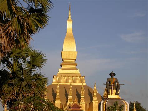 Pha That Luang (Vientiane) | Structurae