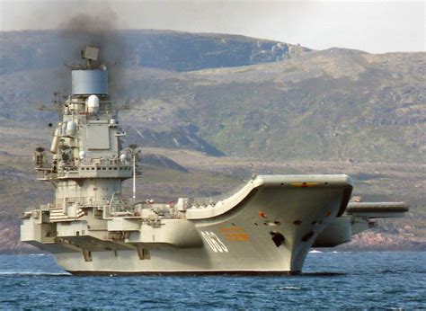 Russian Aircraft Carrier Admiral Kuznetsov with Its Su-33 Flanker-D ...