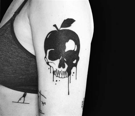 Photo - Apple Skull tattoo by Roy Tsour | Photo 23059 | Skull tattoo, Cover tattoo, Black skull ...