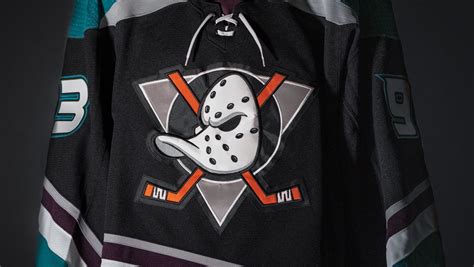 Anaheim Ducks unveil Mighty Ducks throwback jersey